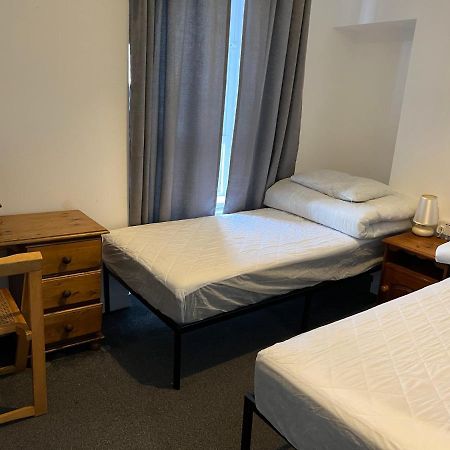 Scotland Beds Bed & Breakfast Дънди Екстериор снимка